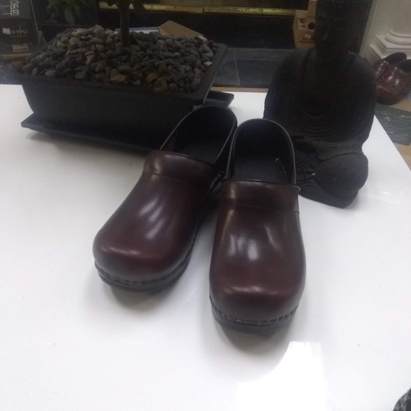 Dansko Shoes - New Dansko Cordovan Pro Narrow